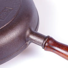 Pre-Seasoned 29cm Cast Iron Fry Pan Cookware Heat-Resistant Wooden Handle