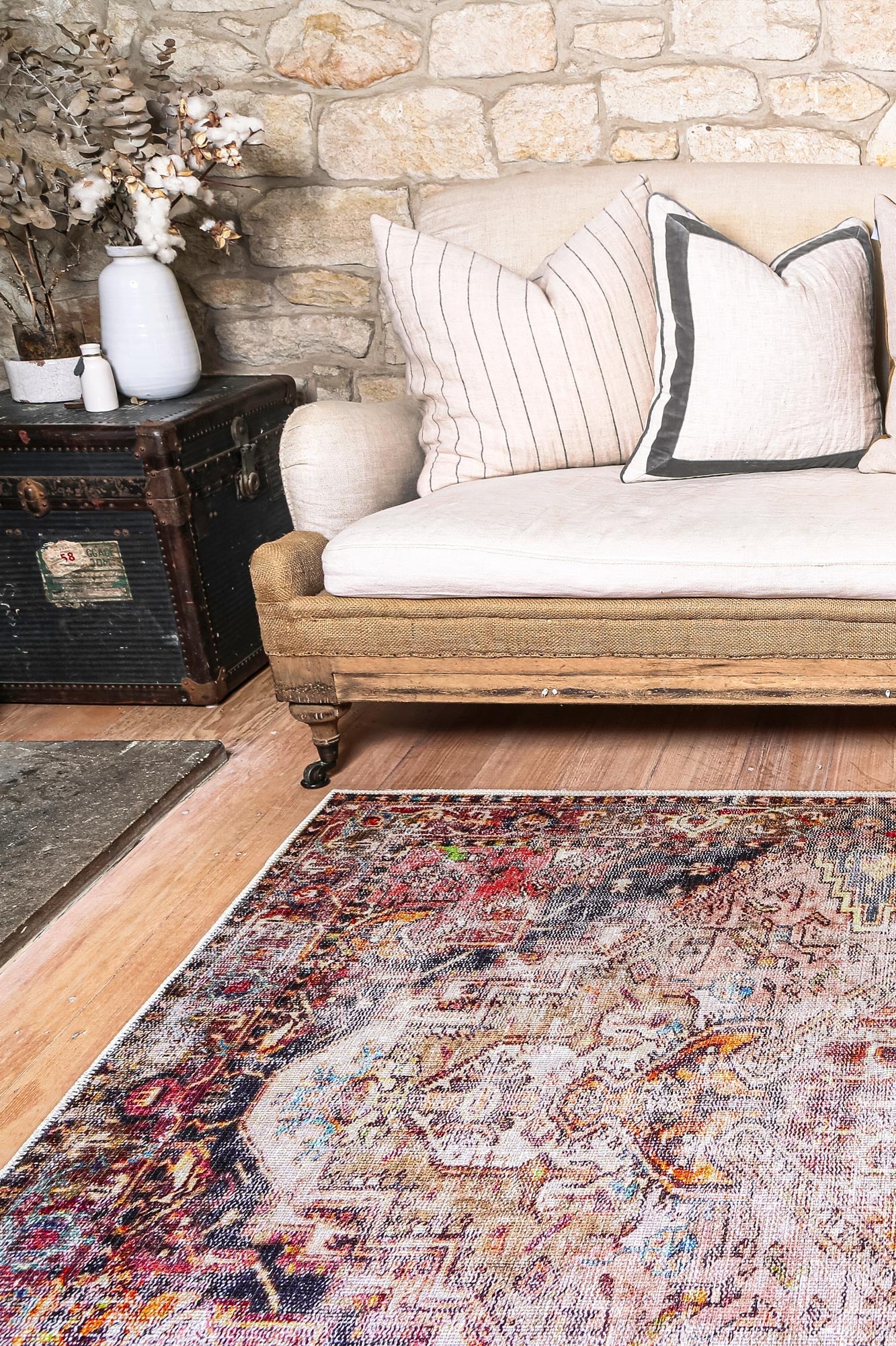 vintage-crown-ernest-multi-distressed-vintage-rug 200x290